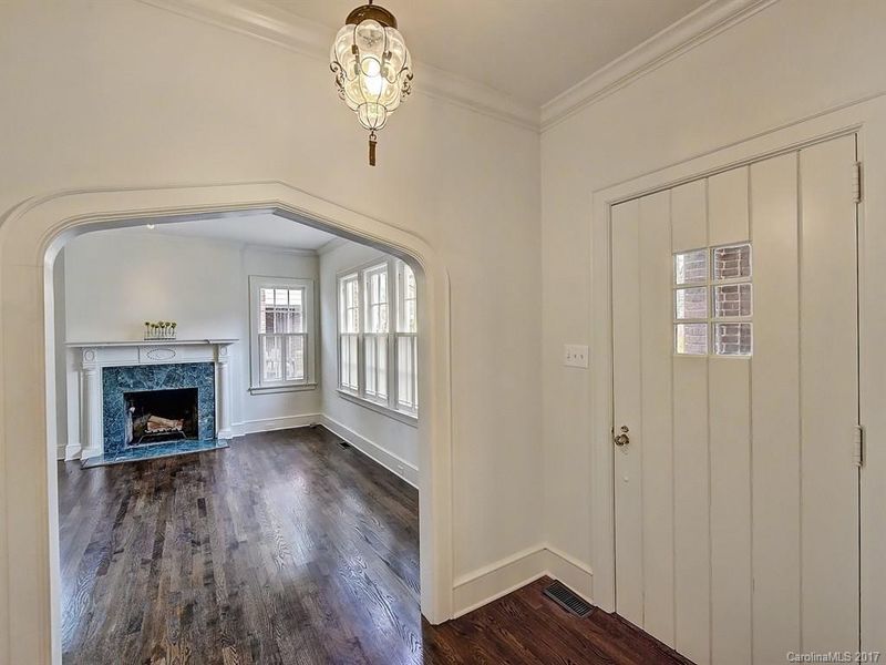 2315 Charlotte Dr, Charlotte, NC 28203