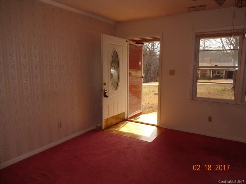 240 Debbie Ln W, Statesville, NC 28625