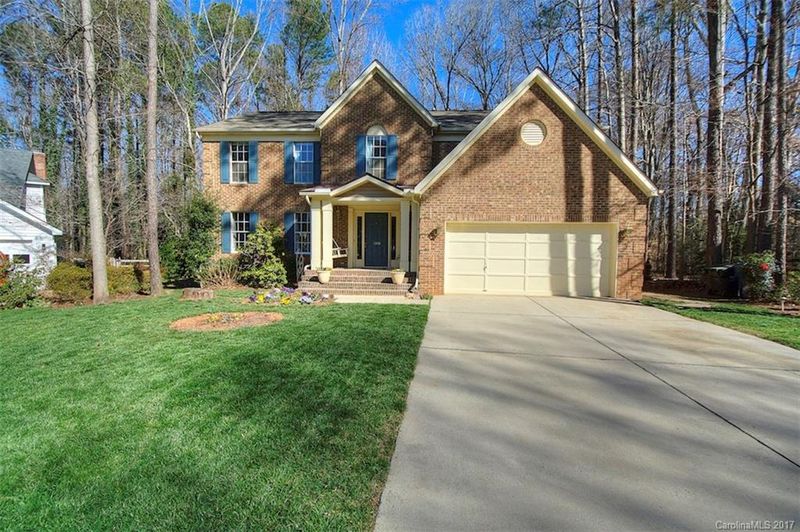 1308 Old Pond Ln, Matthews, NC 28105