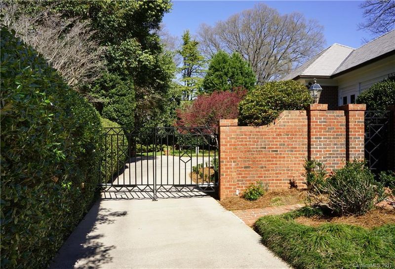 908 Ardsley Rd, Charlotte, NC 28207