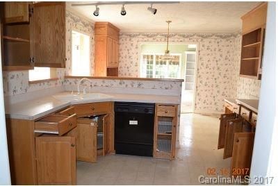 1036 35th Ave, Hickory, NC 28601