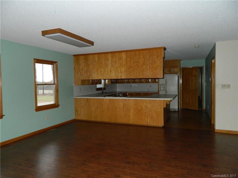 463 Rock Springs Rd, Harmony, NC 28634
