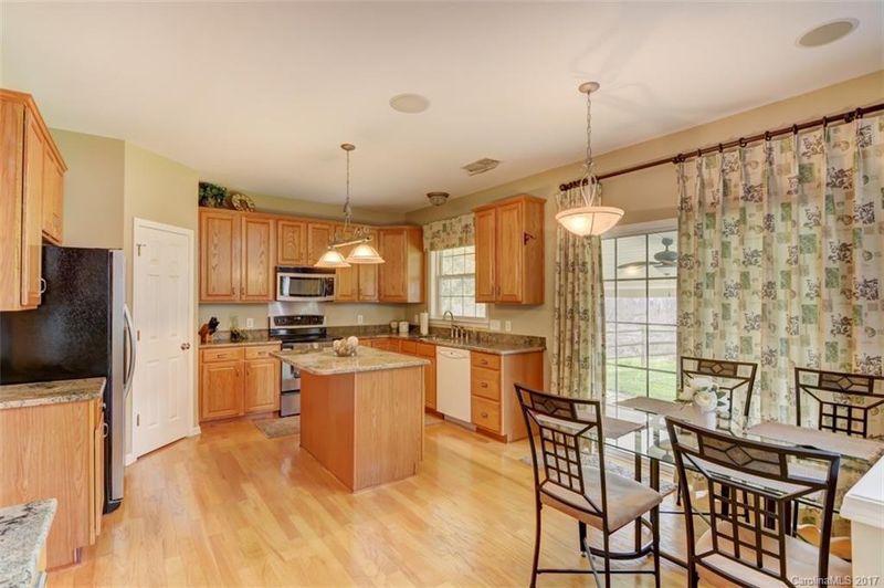 166 Coronilla Rd, Mooresville, NC 28117