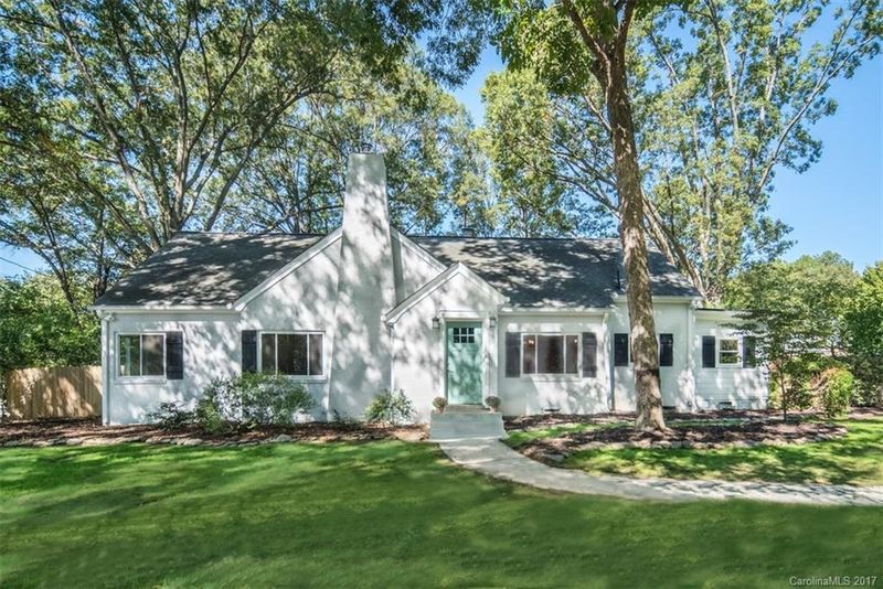 4450 Tangle Dr, Charlotte, NC 28211