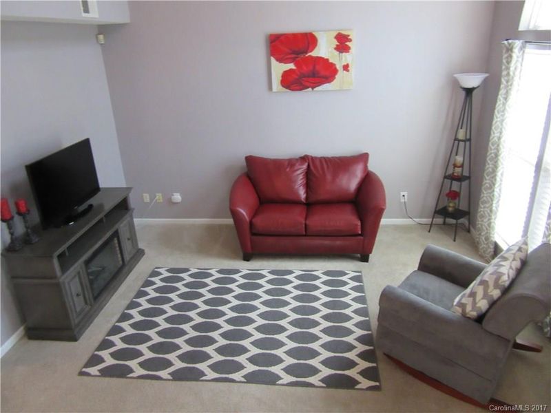 161 W Walnut Ave, Mount Holly, NC 28120