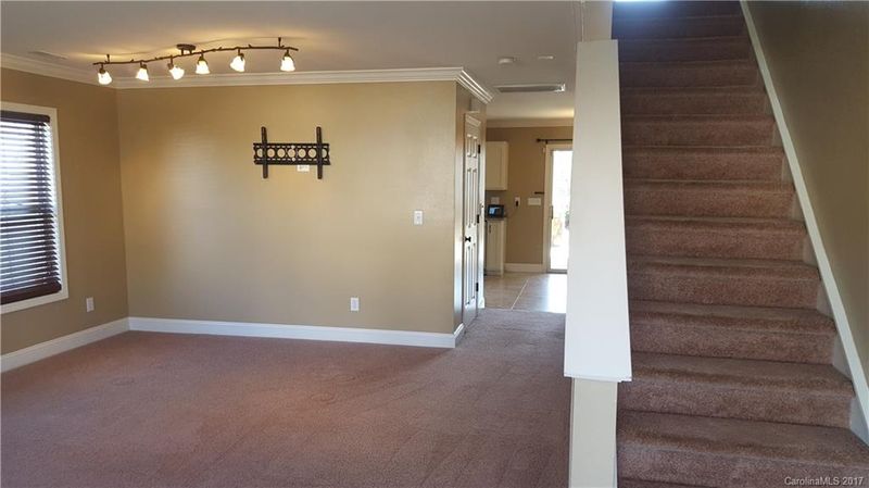 9733 Bayview Pw, Charlotte, NC 28216