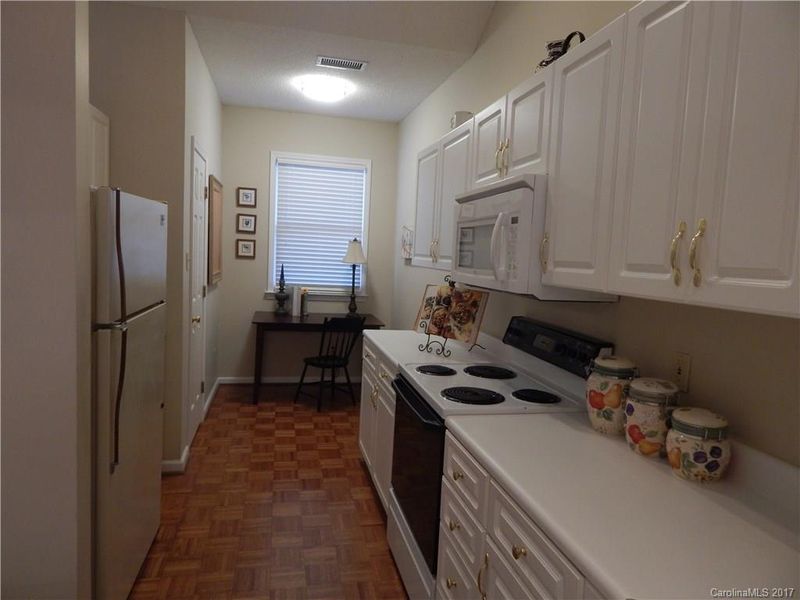 19820 Oak Leaf Cir #19820, Cornelius, NC 28031
