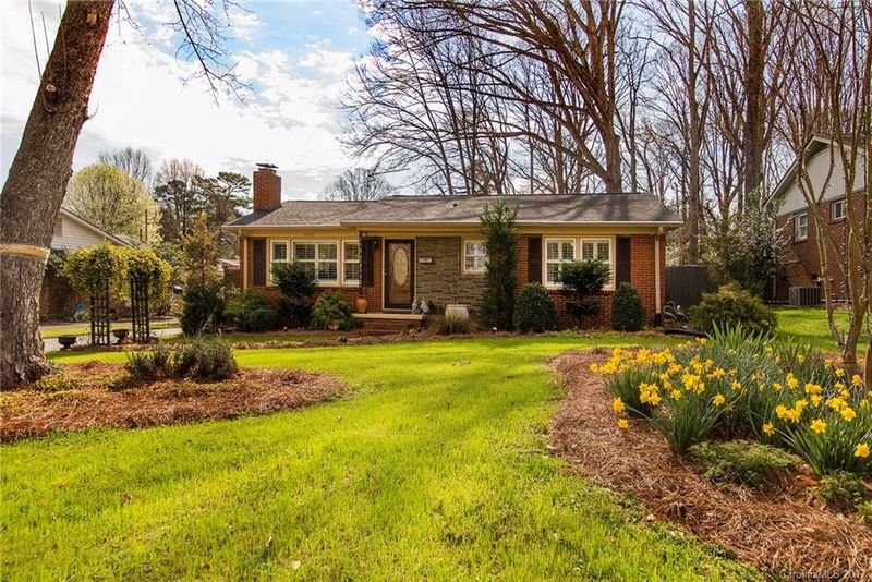 1026 Pierson Dr, Charlotte, NC 28205