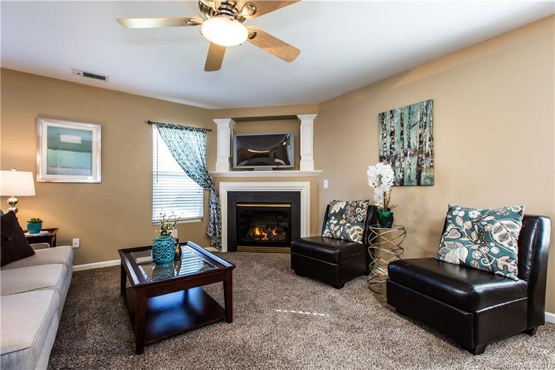 7409 Chesterbrook Ln, Charlotte, NC 28273