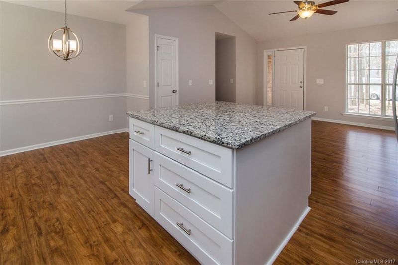5609 Indian Wood Dr, Matthews, NC 28104