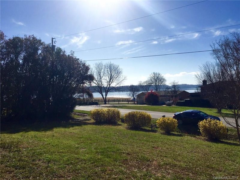 347 Shoreline Loop, Mooresville, NC 28117