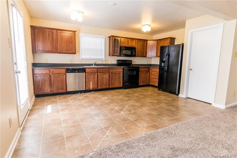 3023 Meadow Knoll Dr, Charlotte, NC 28269