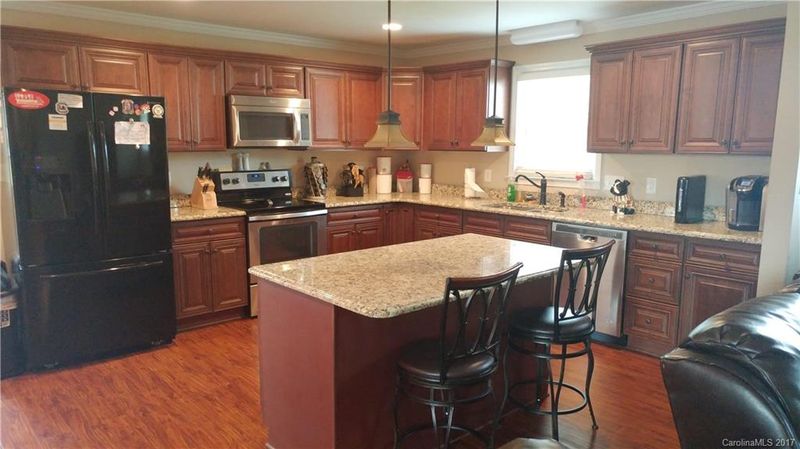 302 Windy Rush Rd, Kannapolis, NC 28081