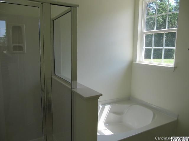 3502 Starmount Ave, Charlotte, NC 28269