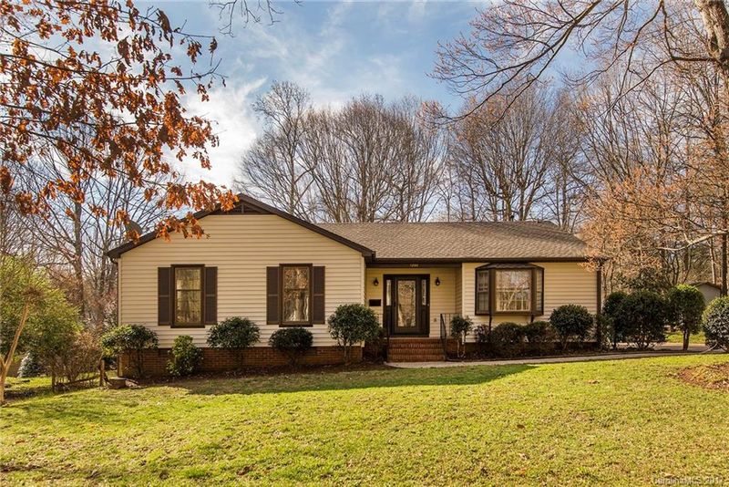 1200 Longbrook Dr, Charlotte, NC 28270