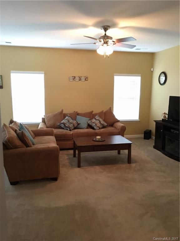 9630 Rothman Ln, Charlotte, NC 28215
