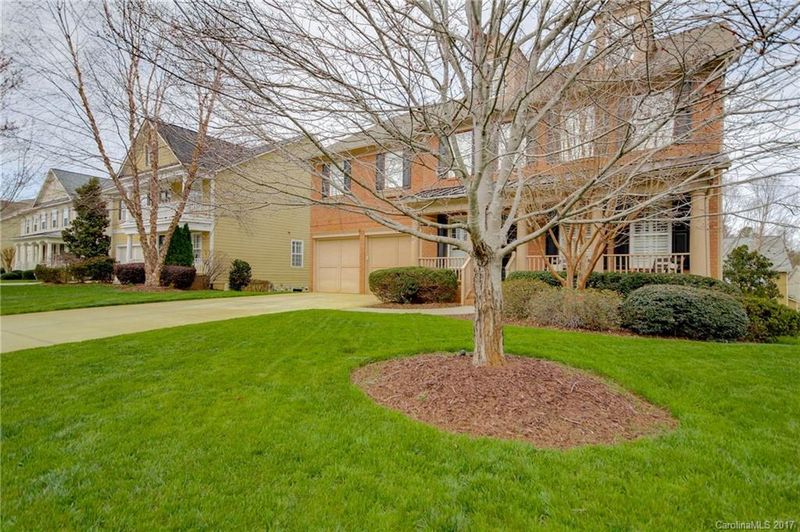 1011 Elsmore Dr, Matthews, NC 28104