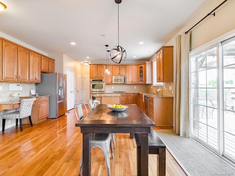 1012 Woodkirk Ln, Matthews, NC 28104