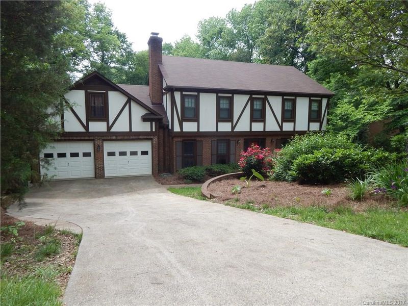 7327 Quail Hill Rd, Charlotte, NC 28210