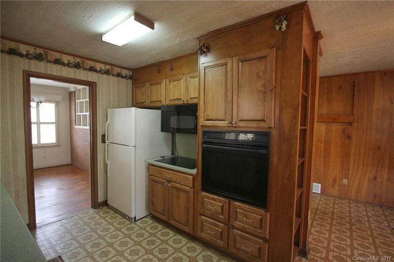 742 Glendora Dr, Charlotte, NC 28212
