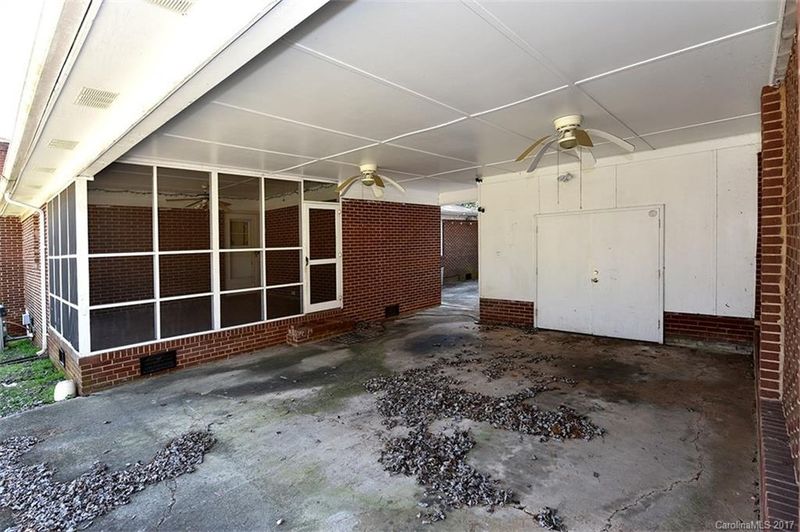 3553 Driftwood Dr, Charlotte, NC 28205