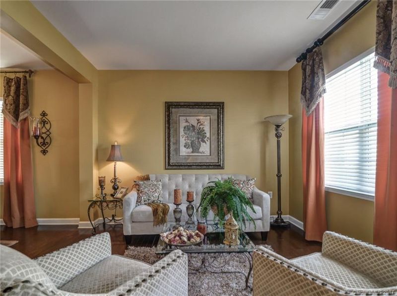 1218 Bottlebrush Ln, Harrisburg, NC 28075