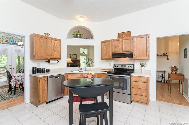 9606 Marshbrooke Rd, Matthews, NC 28105