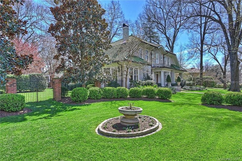 831 Queens Rd, Charlotte, NC 28207