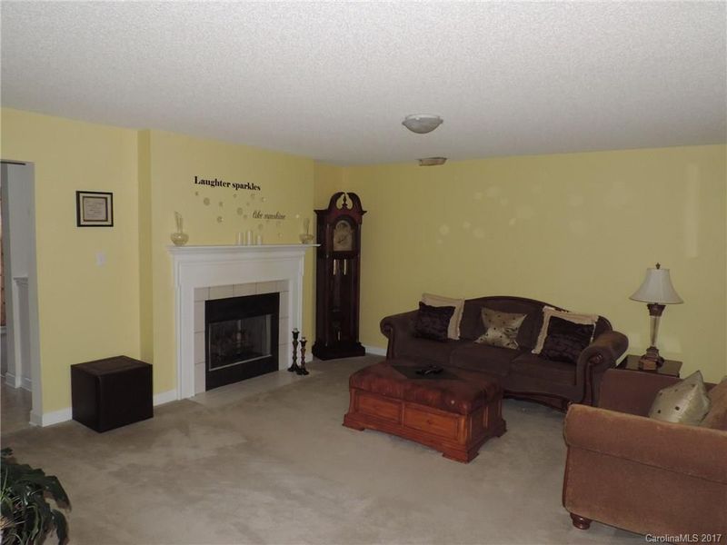 2115 Pleasant Dale Dr, Charlotte, NC 28214