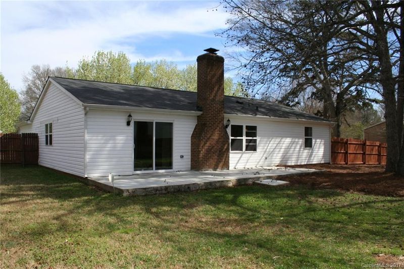 7630 Holly Hill Rd, Charlotte, NC 28227