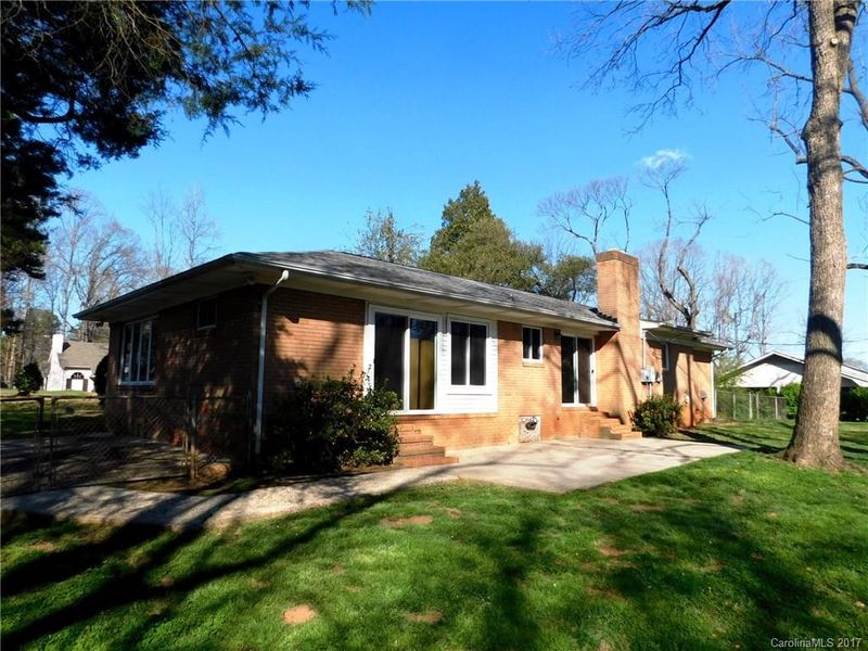 7110 City View Dr, Charlotte, NC 28212