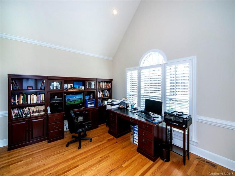 5060 Cambridge Oaks Dr, Matthews, NC 28104