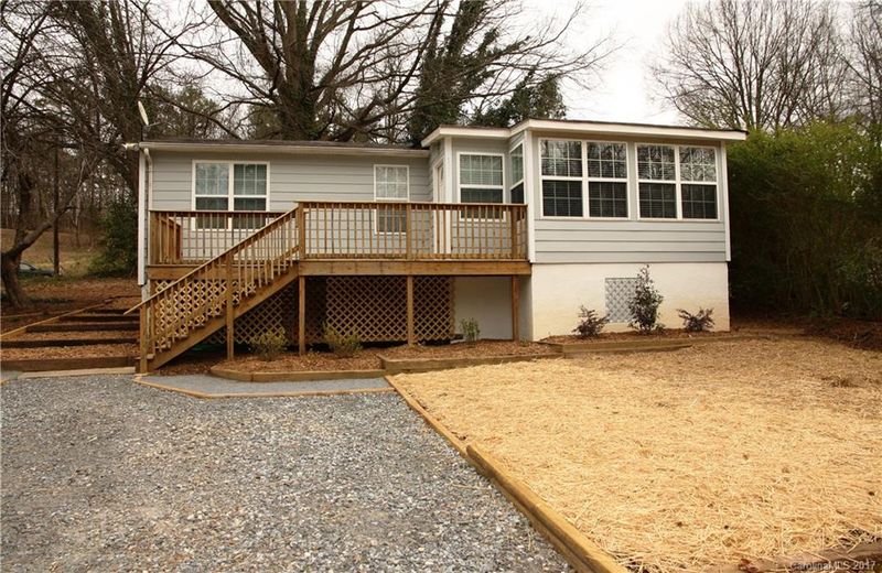 307 S Mickley Ave, Bessemer City, NC 28016