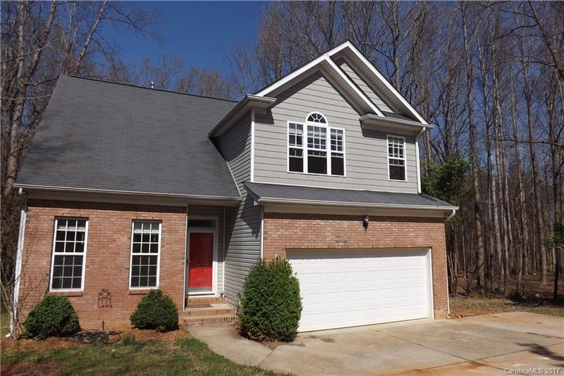 317 Breezewood Dr, Charlotte, NC 28262