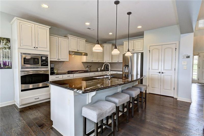 520 Five Leaf Ln, Waxhaw, NC 28173