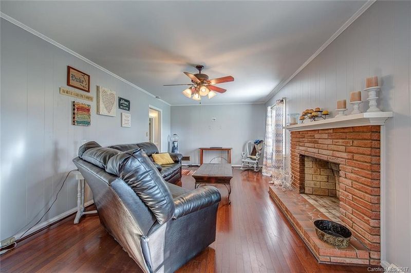 406 N Cherry St, Cherryville, NC 28021