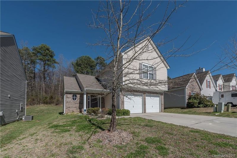 2427 Sunset Oaks Dr, Charlotte, NC 28216
