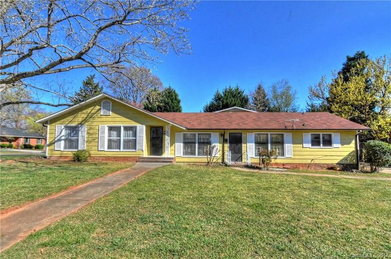 4028 Rosehaven Dr, Charlotte, NC 28205