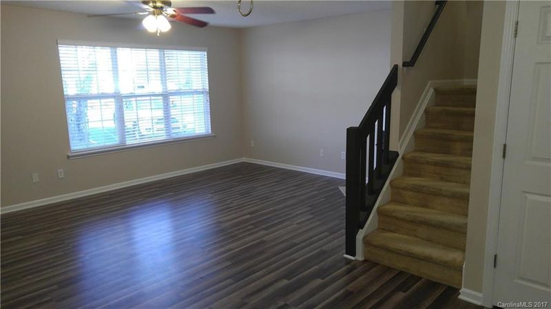 6810 Cypress Tree Ln #906, Charlotte, NC 28215