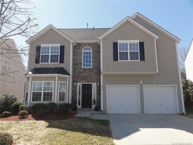 5903 Parkstone Dr, Matthews, NC 28104