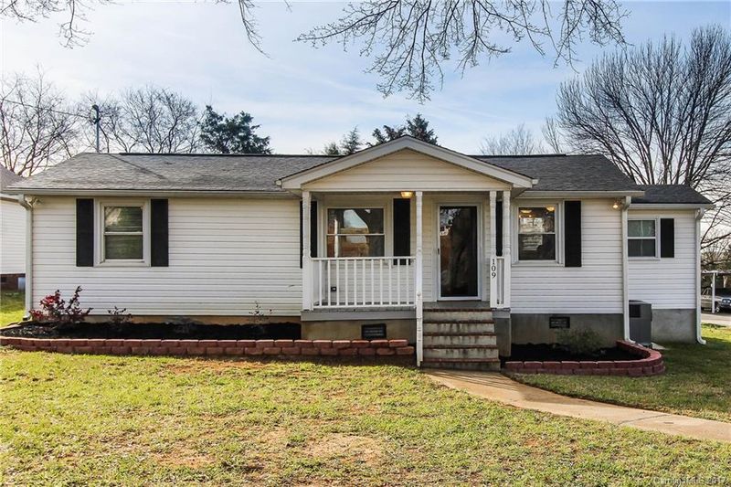 109 Forest Dr, Harrisburg, NC 28075