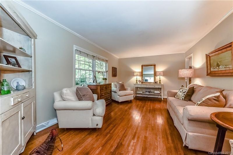 1139 Linda Ln, Charlotte, NC 28211