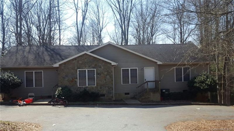 425 E I St #2, Newton, NC 28658