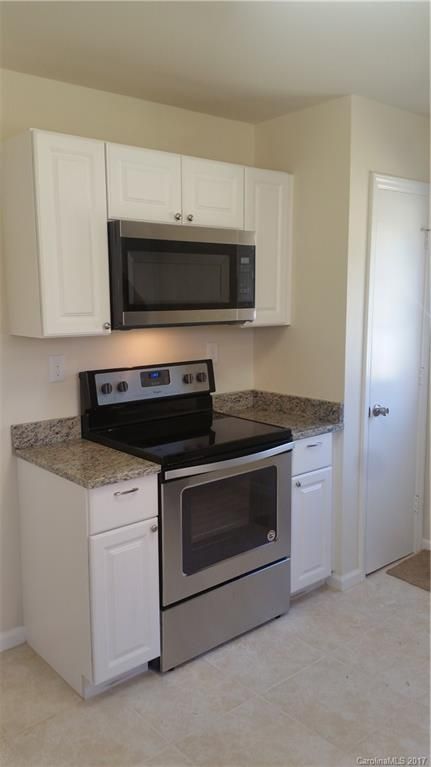 9723 Woodland Cir, Charlotte, NC 28216