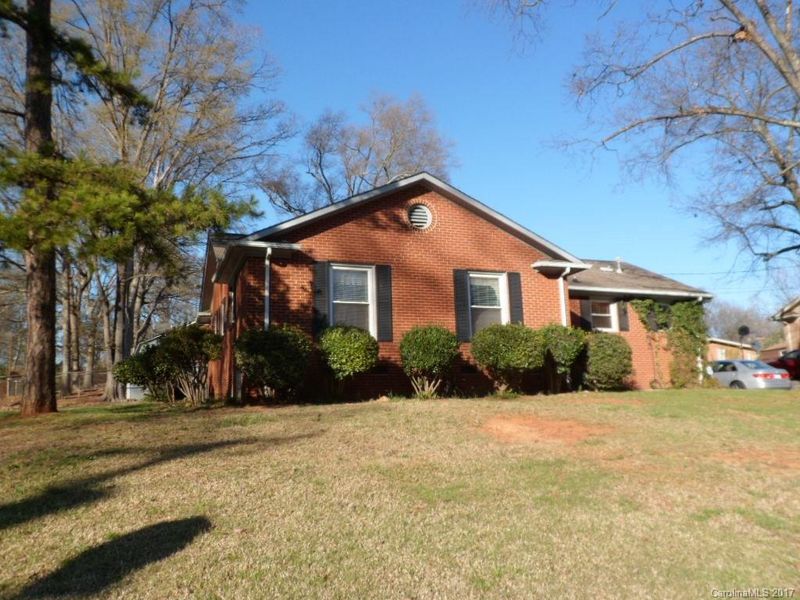 4238 Westcliff Dr, Charlotte, NC 28208