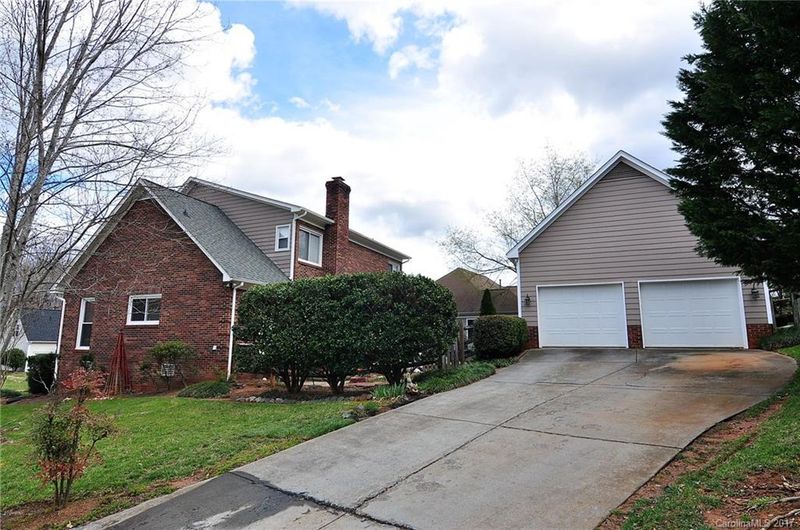 8102 Mccarron Way, Charlotte, NC 28215