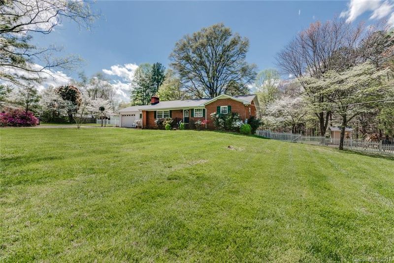 7225 Cedarbrook Dr, Charlotte, NC 28215