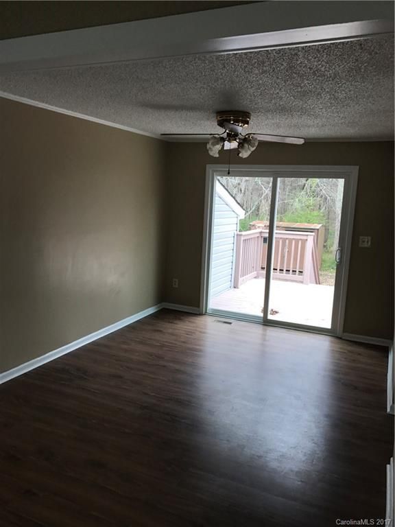 1409 Emily Ct, Gastonia, NC 28054
