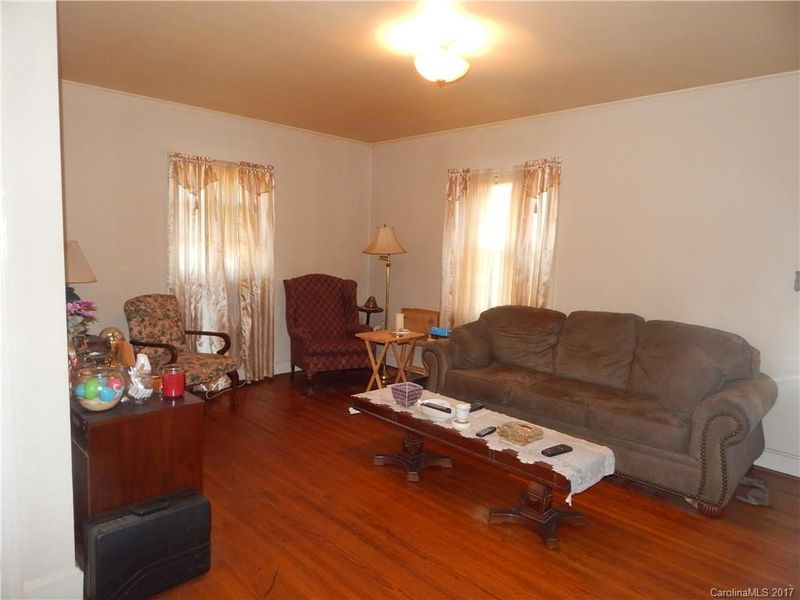 832 Everett Pl, Charlotte, NC 28205