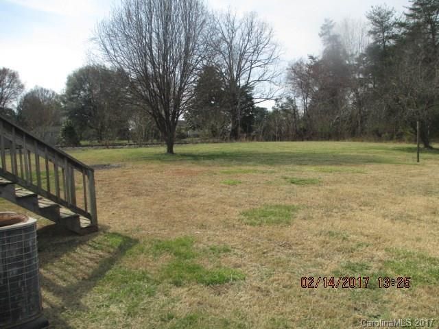 114 John St, Lowell, NC 28098